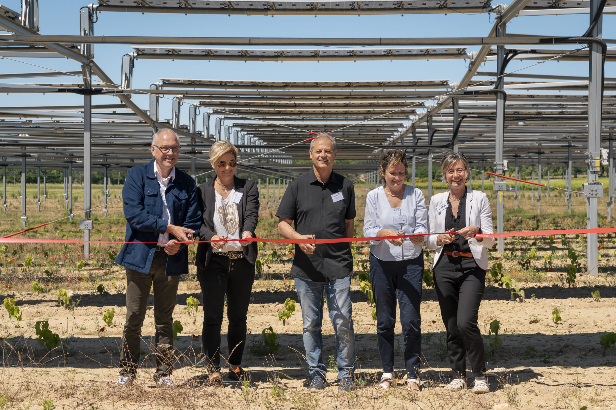 Featured image for “Sun’Agri : Nouvelle installation agrivoltaïque sur vignes inaugurée à Saint-Restitut”
